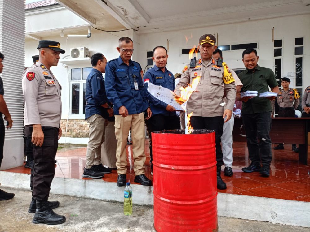 KPU Meranti Musnahkan 285 Lembar Surat Suara Pemilu 2024