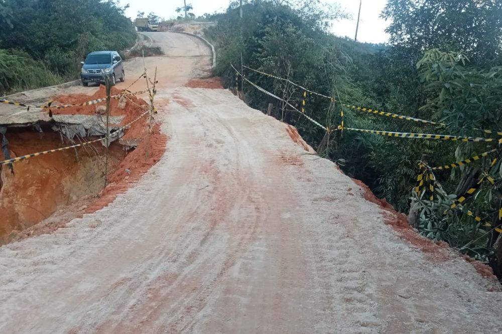 Jalan Lintas di Rohul yang Longsor Sudah Bisa Dilalui