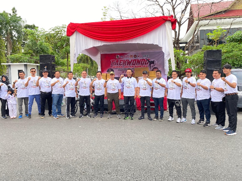 Catat Sejarah, Tiga Ribuan Taekwondoin Sukses Jalan Santai "Taekwondo Pekanbaru Bersatu 2024"