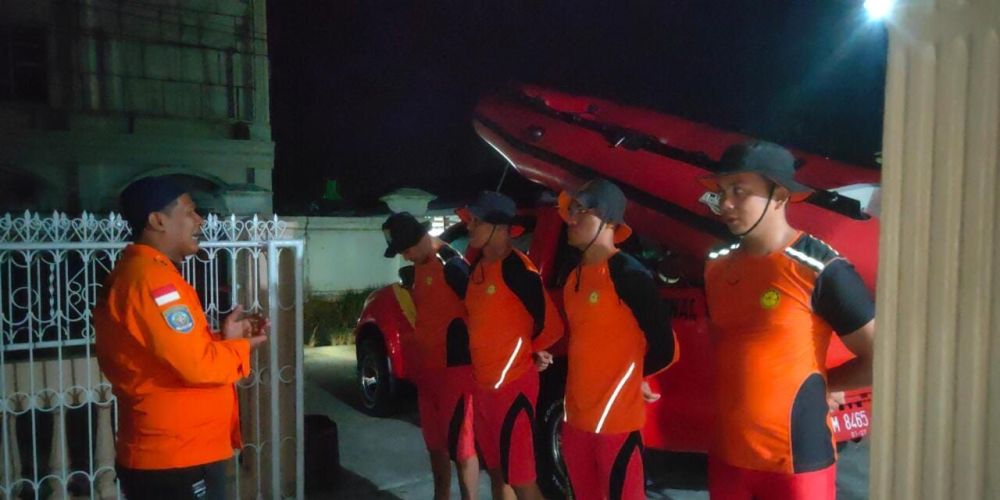 Terjatuh di Sungai Indragiri, Seorang Anak Hilang dalam Pencarian Tim SAR