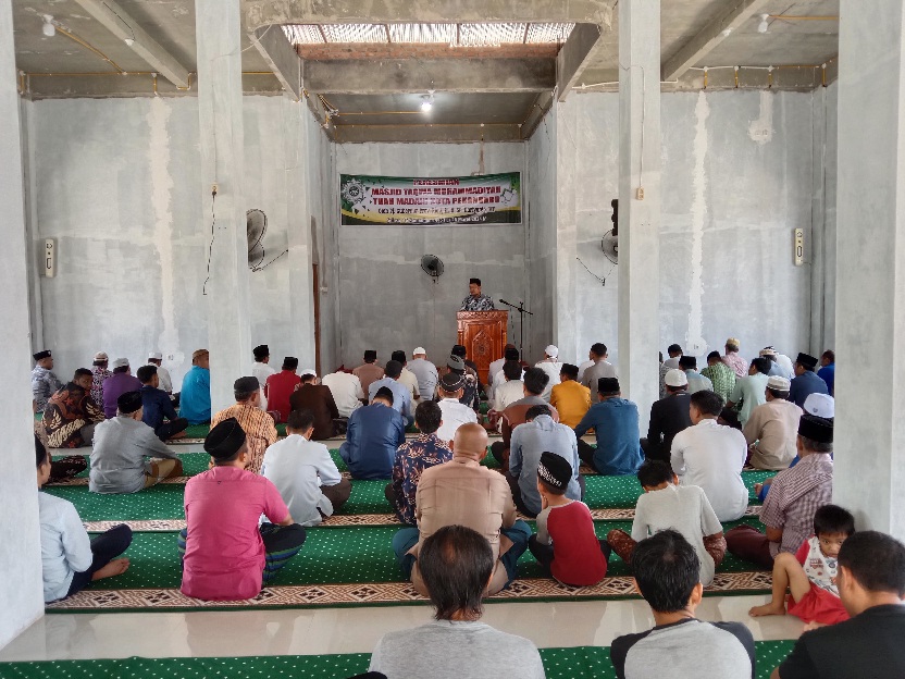 Puluhan Jemaah Hadiri Salat Jumat Perdana di Masjid Taqwa Muhammadiyah Tuah Madani�