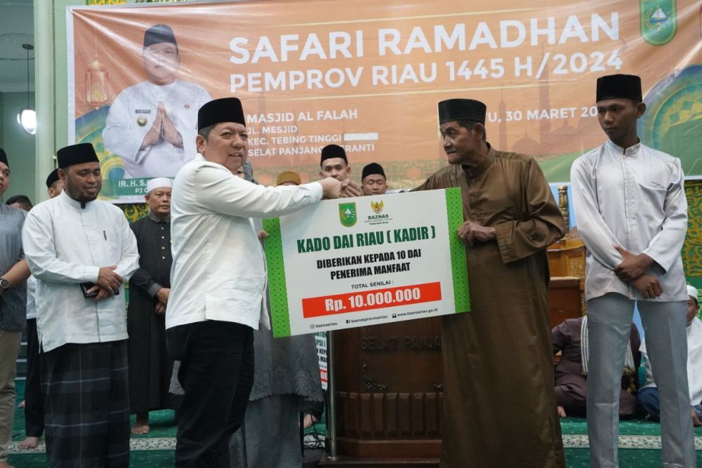 Pemprov Riau Salurkan Bantuan di Kepulauan Meranti