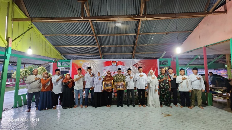 KPU Kampar Taja Fasilitasi Pelayanan Pers Hubungan Antar Lembaga dan Buka Puasa Bersama