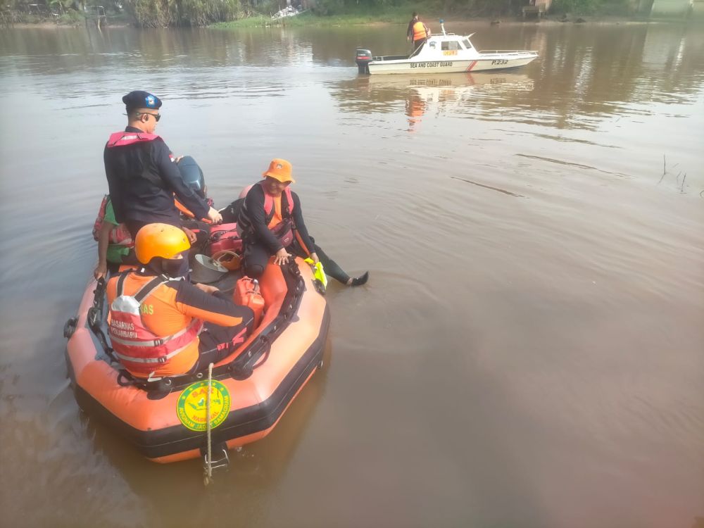 Tim SAR Gabungan Temukan Anak yang Tenggelam di Sungai Siak