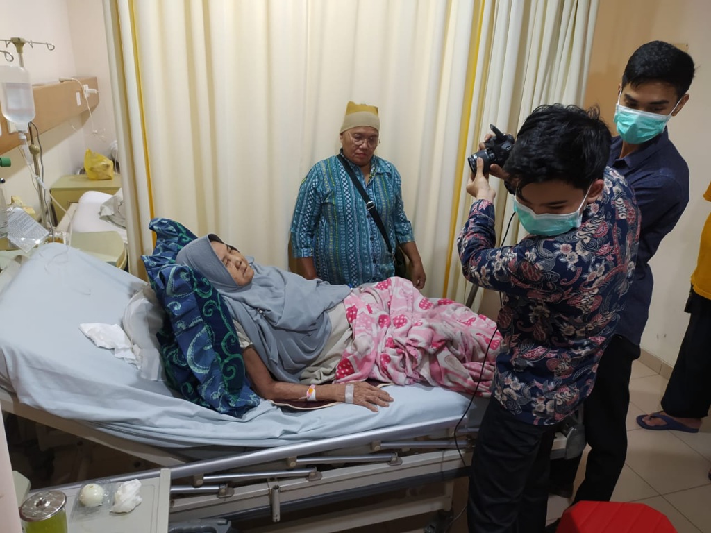 Pasien Lansia Rekam KTP di Rumah Sakit  lewat Program SIPINTAR PEDULI 