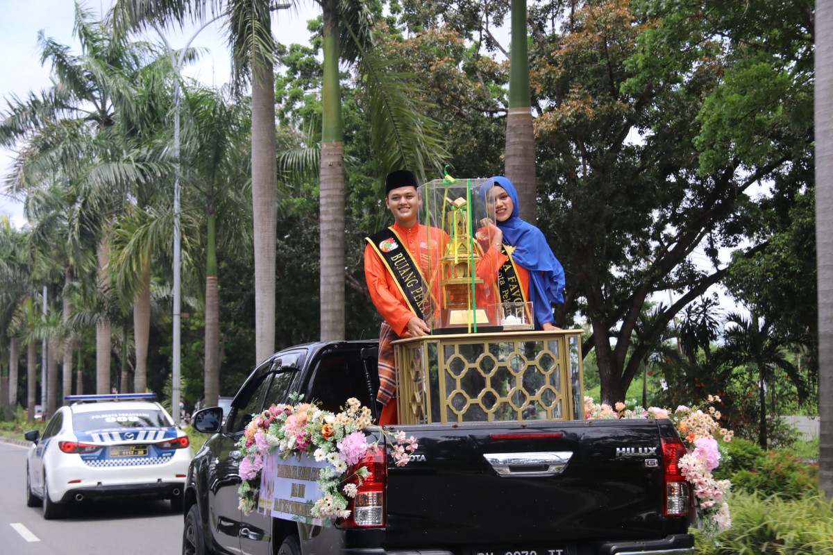 Piala MTQ Riau Diarak Keliling Kota Pekanbaru