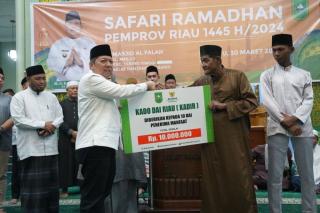 Pemprov Riau Salurkan Bantuan di Kepulauan Meranti