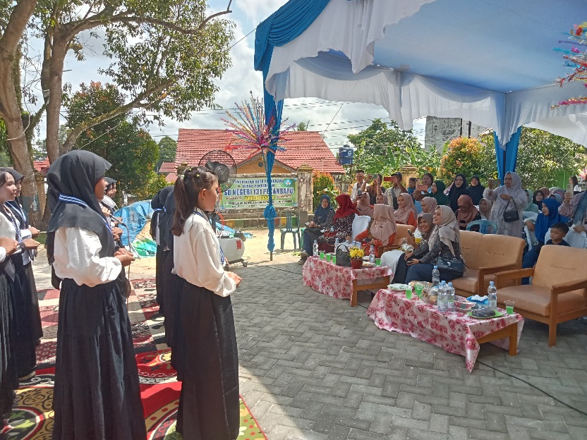 Perpisahan dan Pelepasan Murid Kelas VI SDN 131 Pekanbaru Dilepas dengan Haru�