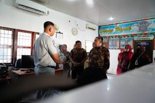 Sidak ke UPT Bapenda Riau di Bengkalis, Pj Gubri Sampaikan Pesan Tegas!