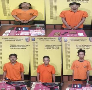 Polres Inhu Gulung 5 Orang Pengedar Sabu-sabu di Komplek Perumahan Air Molek