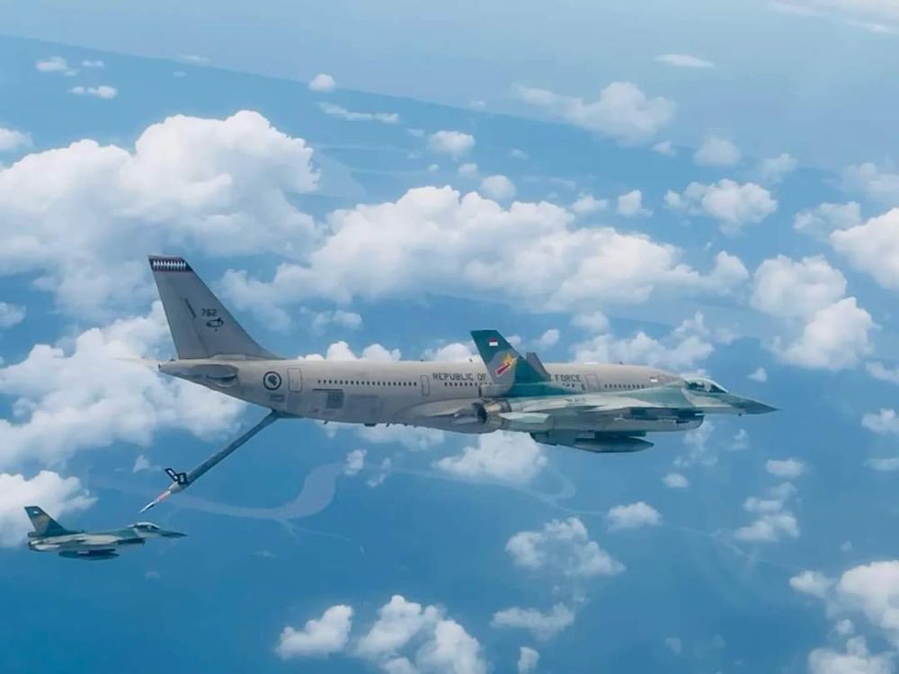TNI AU dan RSAF Latihan Pengisian Bahan Bakar di Udara Hingga Penyergapan Musuh