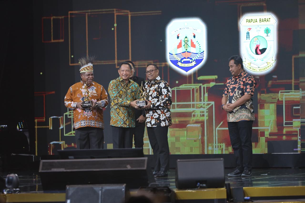 Pj Gubernur Riau Rahman Hadi Terima Penghargaan Apresiasi Daerah Peduli Pengendalian Inflasi