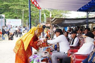 Buka Bulan Bakti Gotong Royong, Bupati Kuansing Suhardiman Amby Disambut Ribuan Warga