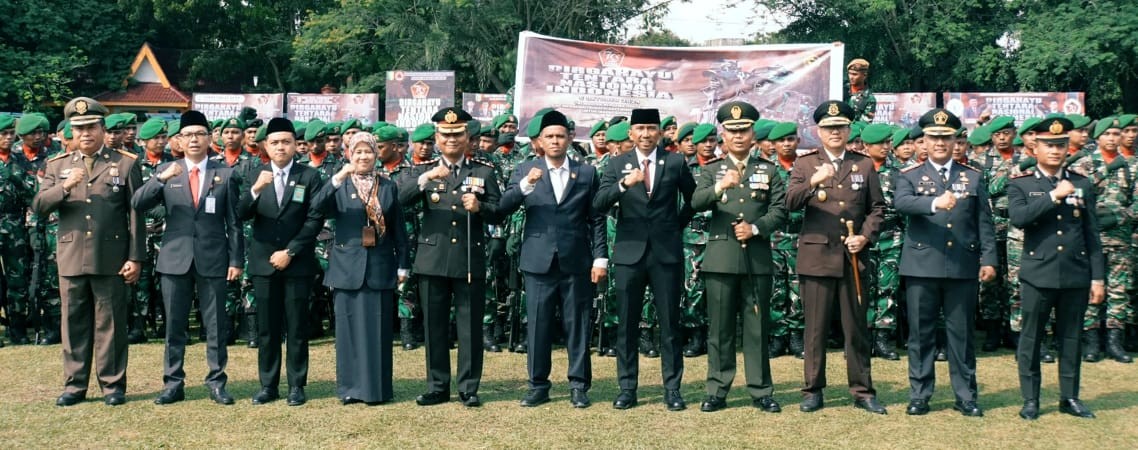 Pjs Bupati Kuansing Hadiri Upacara Peringatan HUT Ke-79 TNI