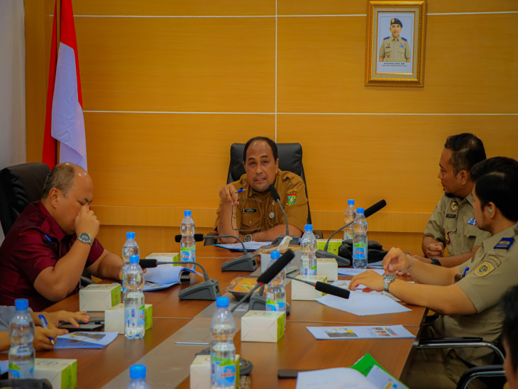 Wakili Pj Bupati Kampar, Asisten II Suhermi Pimpin Rapat Penataan dan Pengembangan Akses Kegiatan GTRA 