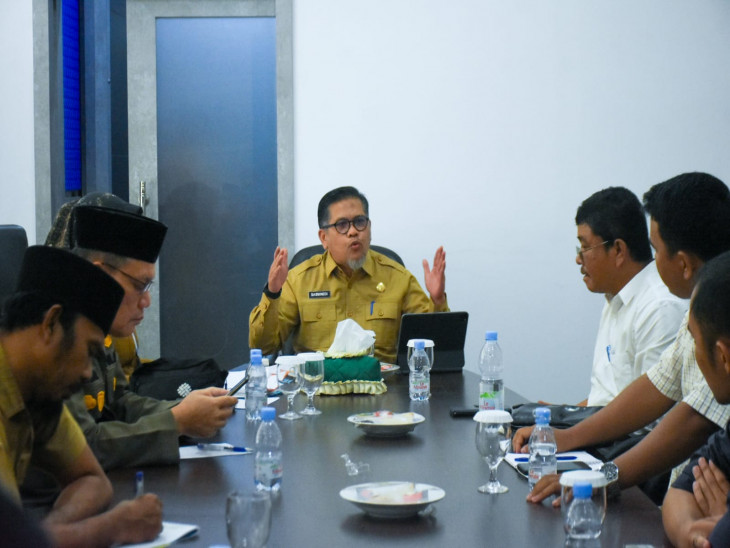 Hanya Dihadiri Staf dan Tak Temukan Solusi, Kadis Perindustrian dan Tenaga Kerja Kampar Hentikan Rapat dengan PT. Johan Sentosa 