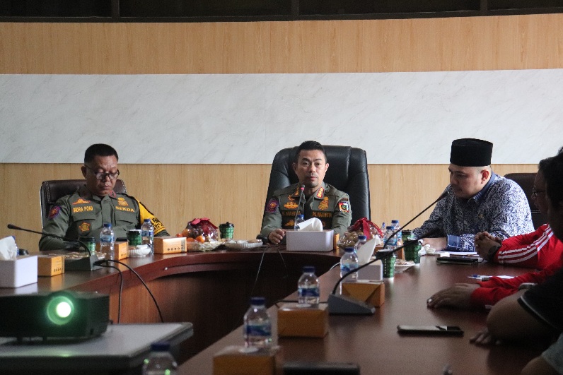 DLHK Pekanbaru Bersama Pj Wali Kota Rapat Bahas Solusi Persampahan