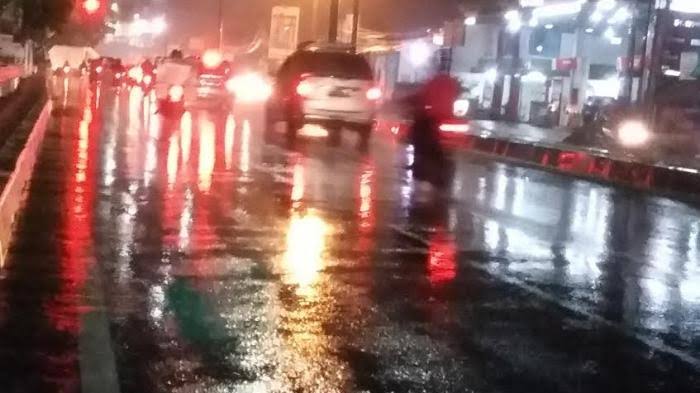 Pekanbaru dan Sekitarnya Diguyur Hujan Deras, BMKG Keluarkan Peringatan Dini