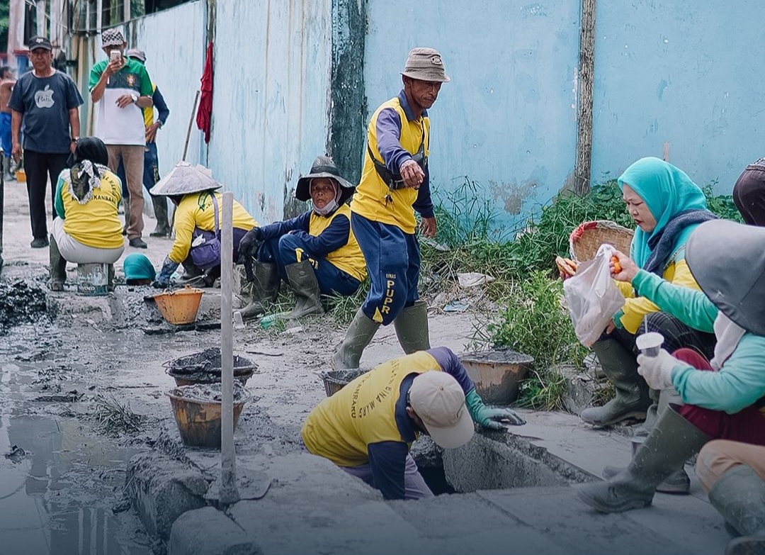 Kadis PUPR Pekanbaru Imbau Masyarakat Hentikan Pembuangan Sampah ke Drainase