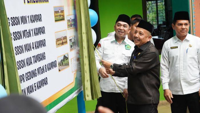 Kakanwil Kemenag Riau Dorong Transformasi Layanan Saat Resmikan Gedung SBSN di Kampar