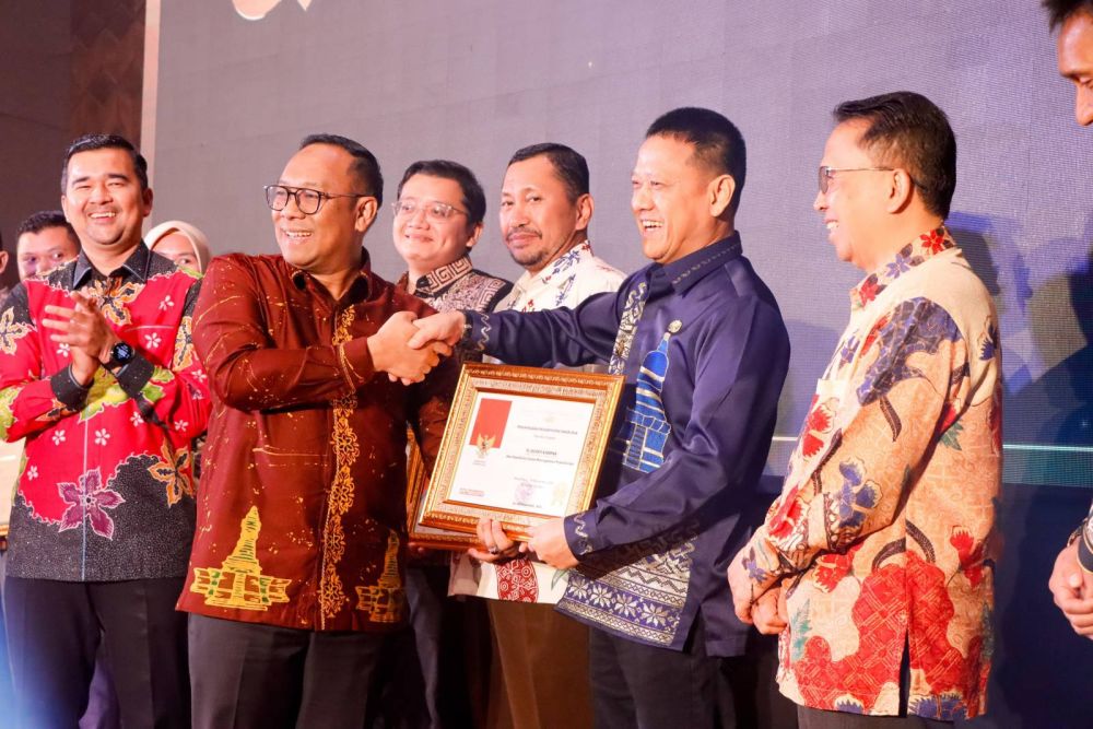Terima Penghargaan Sidhakarya Tahun 2024, Ini Harapan Pj Bupati Kampar Hambali