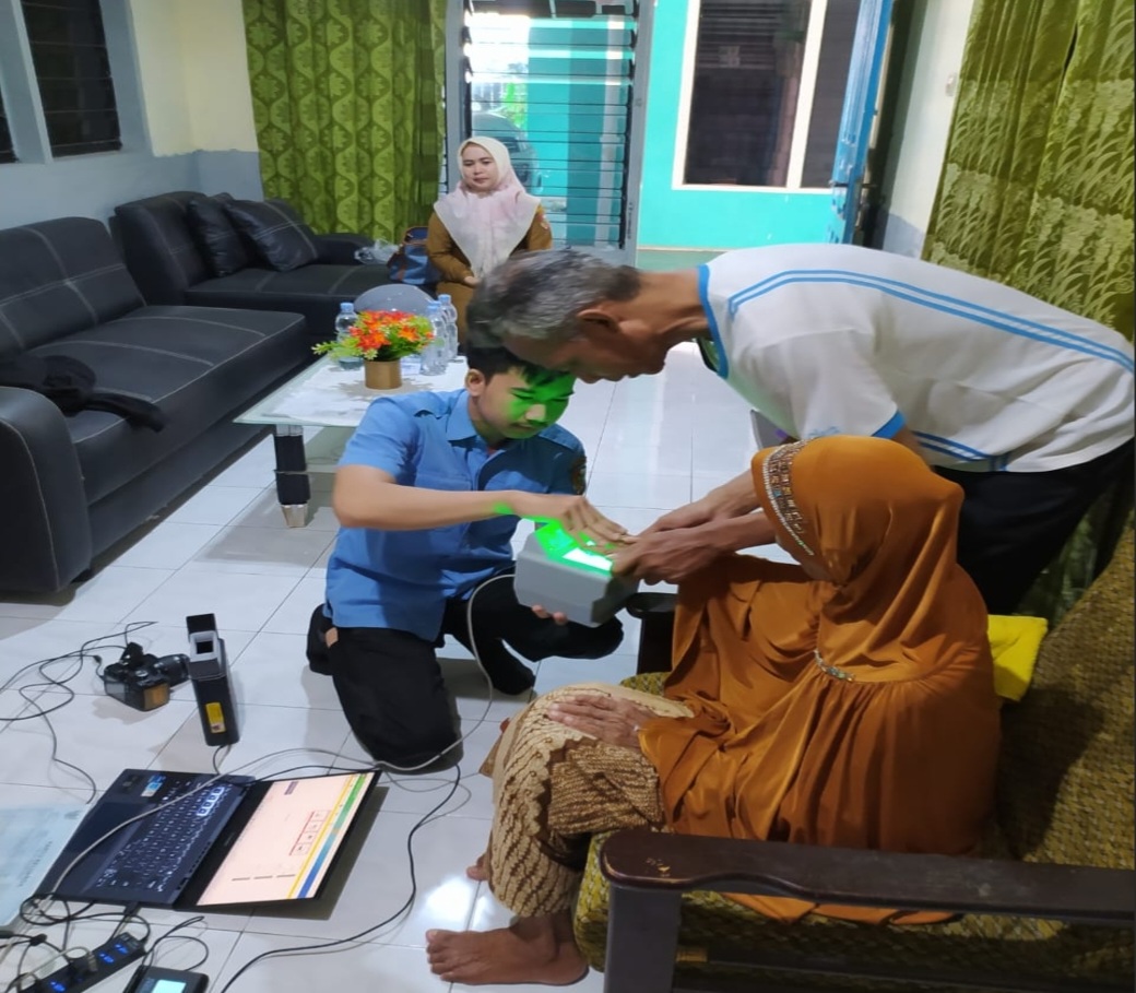 SIPINTAR PEDULI Disdukcapil Pekanbaru Jemput Bola di Kecamatan Sail dan Tenayan Raya