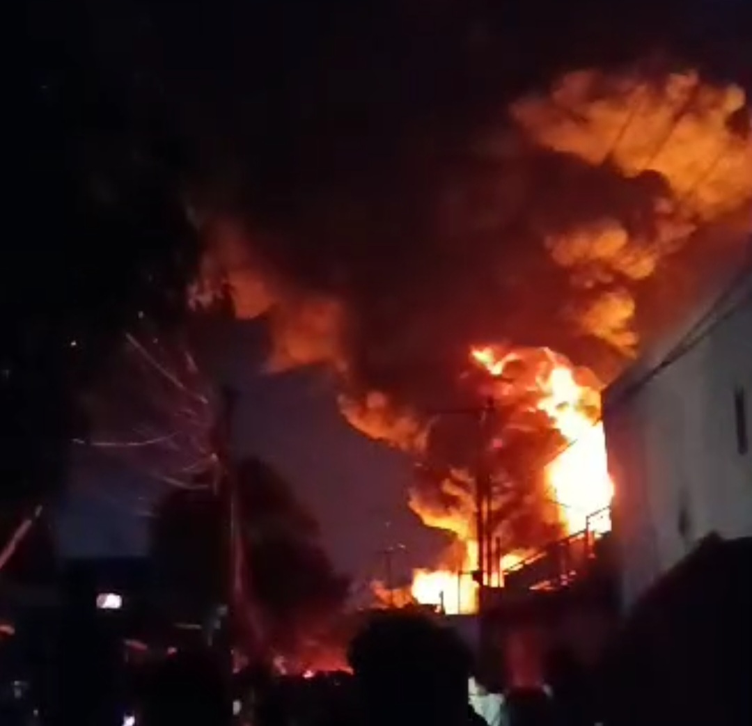 Gudang Kayu di Pekanbaru Ludes Dilahap Api