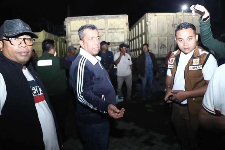 Pj Walikota Roni Rakhmat Lakukan Pengecekan Unit Truk Sampah 