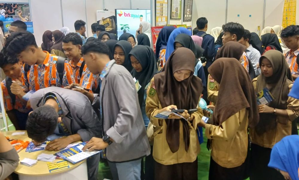 1.000 Siswa Kunjungi Stand Unilak di Pameran Pendidikan