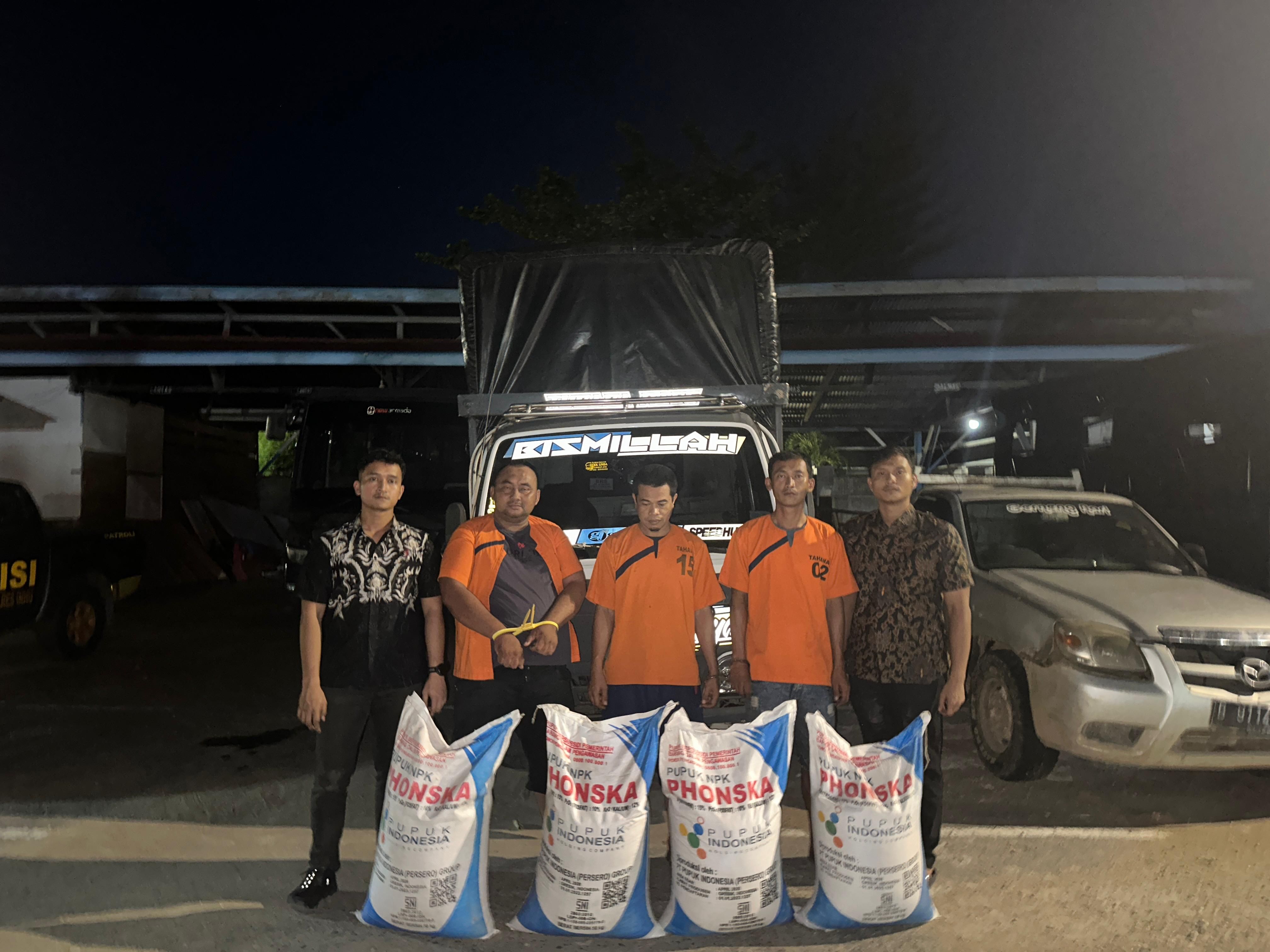 Polisi Gagalkan Penjualan Pupuk Bersubsidi 9 Ton, 3 Orang Ditangkap