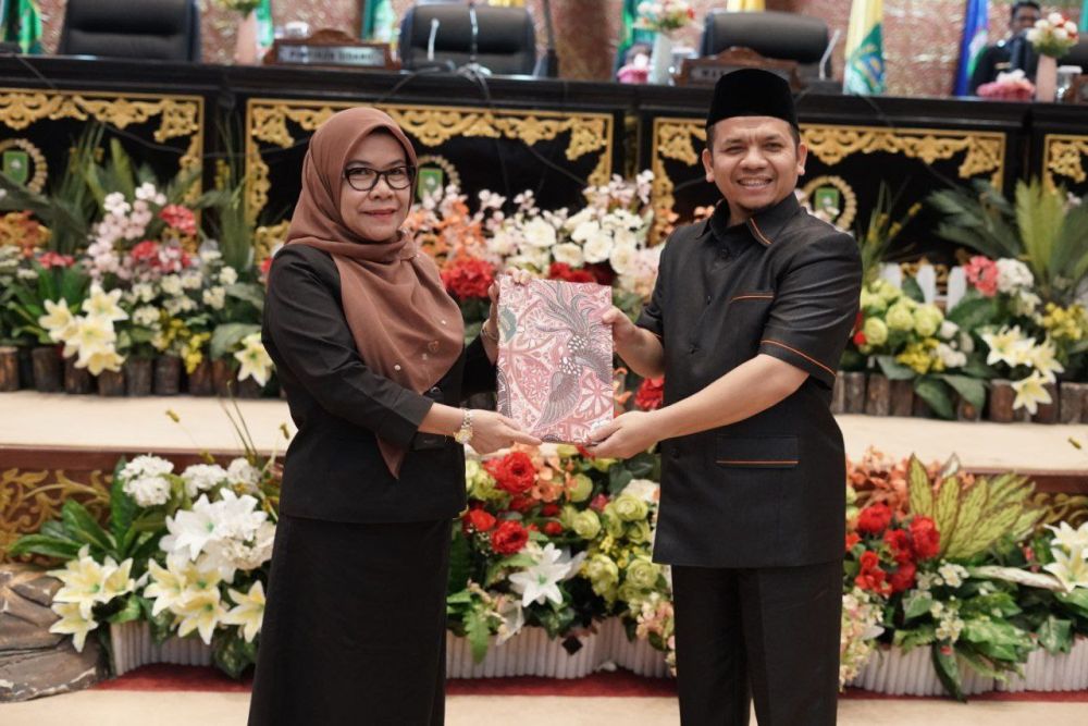 Rapat Paripurna, Pemprov Riau Terima Hasil Reses Persidangan I 