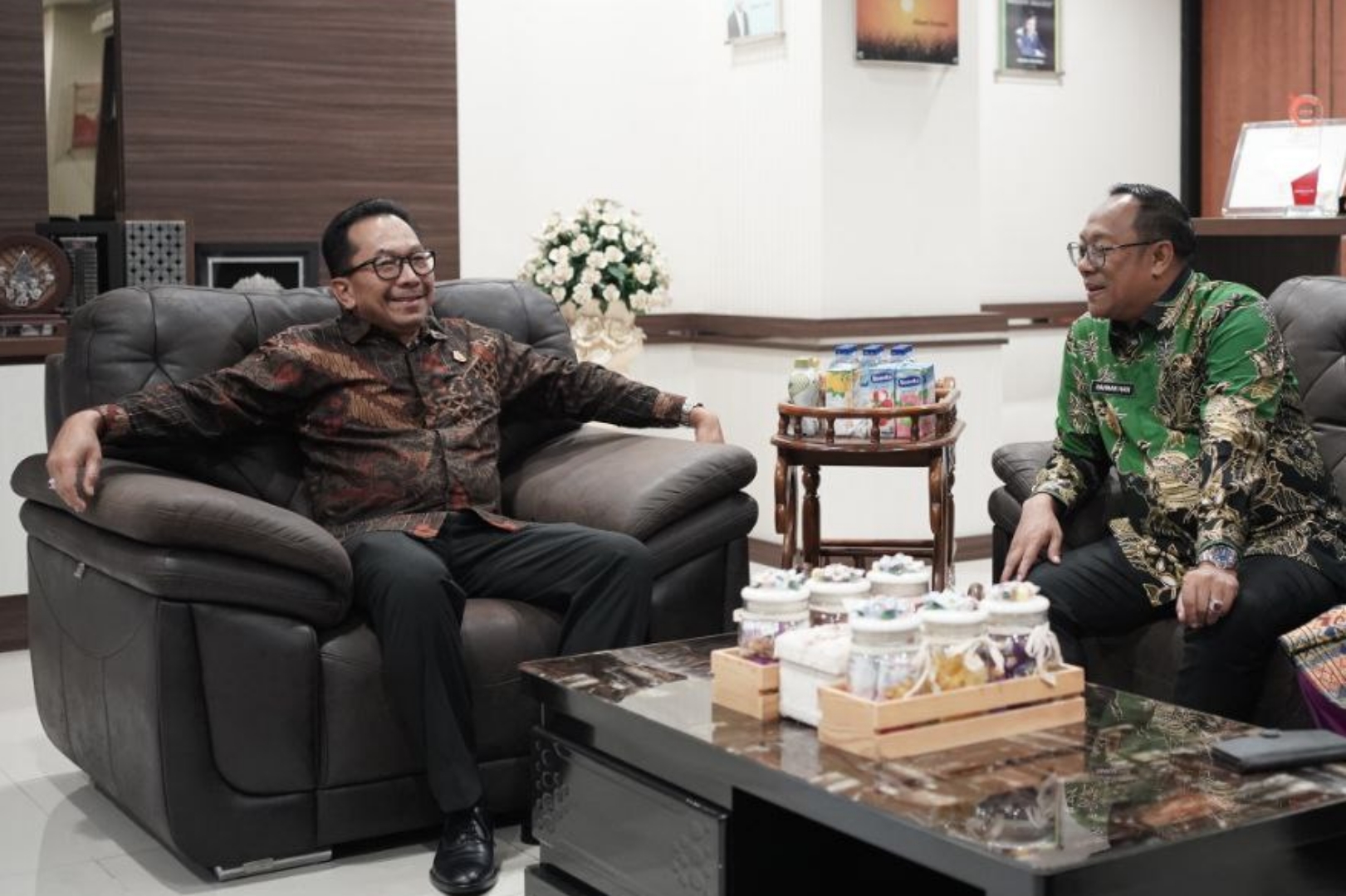 Kunjungan Perpisahan Pj Gubri ke Kejati Riau: Silaturahmi Hangat di Akhir Masa Jabatan