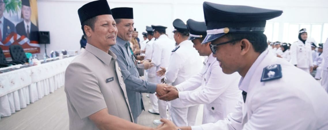 Lantik 114 Pj Kades, Wabup Kuansing Berharap Agar Senantiasa Mendengarkan Aspirasi dan Kebutuhan Masyarakat