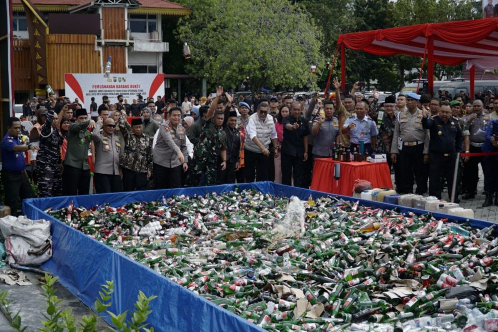 Polda Riau Musnahkan Ribuan Barang Bukti Hasil Operasi KRYD Jelang Ramadhan