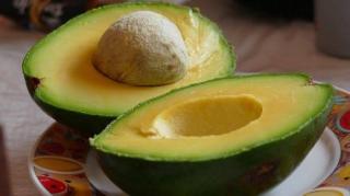 10 Manfaat Tak Terduga saat Konsumsi Alpukat Setiap Hari