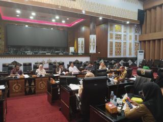 Galian di Ruas Jalan Rusak, Komisi II DPRD Pekanbaru Panggil Tiga BUMD Pemko