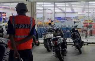 Perwako Diteken, Tarif Parkir Dilapangan Masih Belum Berubah, Dewan: Laporkan!