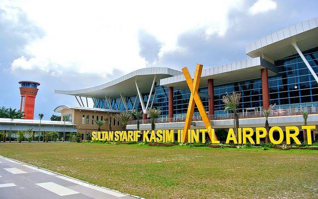 Lonjakan Penumpang Terjadi di Bandara SSK II, Arus Mudik Lebaran Meningkat