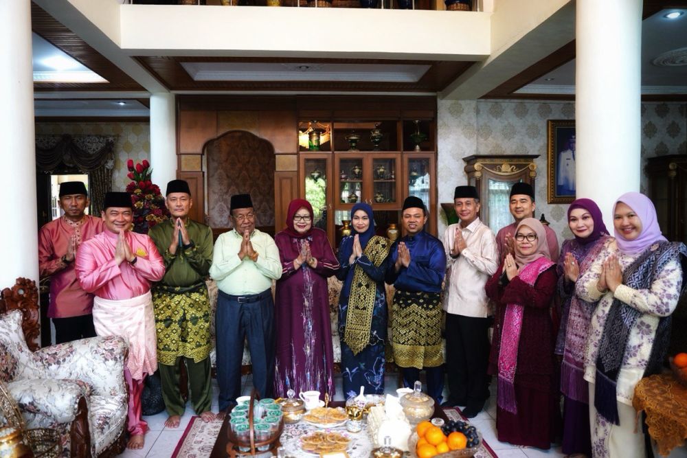 Gubri Abdul Wahid Silahturahmi Ke Gubri Terdahulu
