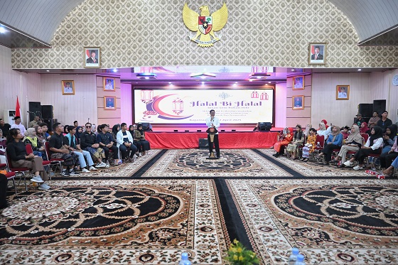 Wakil Bupati Jhony Charles Hadiri Acara Bincang Seni dan Halal Bihalal Insan Seni Rohil