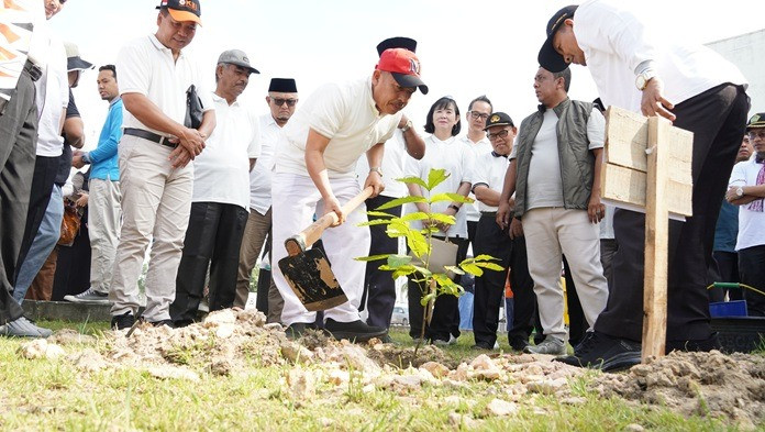 Berpartisipasi Gerakan 1 Juta Pohon Matoa, Riau Tanam 18.540 Bibit