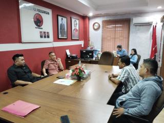 Sudah 6 Tahun Lamanya, Ijazah Salah Satu Warga Pekanbaru Ditahan Perusahaan Ekspedisi 