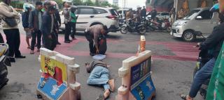 Geger! Seorang pria Jatuh Dari Flyover Pekanbaru