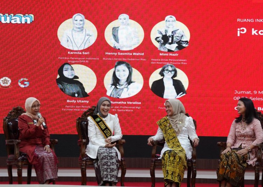 Kepala Dinas Perpustakaan Riau Imbau Orang Tua Lebih Awasi Penggunaan Gadget pada Anak