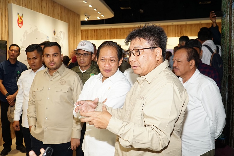 Dorong Penguatan Konservasi, Menteri Hanif Faisol Nurofiq Kunjungi PT RAPP