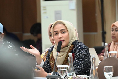 Karmila Sari Upayakan Beasiswa dan Infrastruktur di Riau