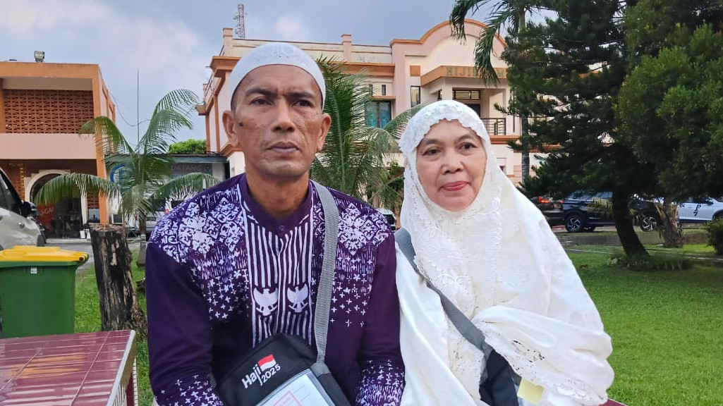 20 Tahun Jualan Pisang Goreng, Pasutri Asal Sergai Naik Haji