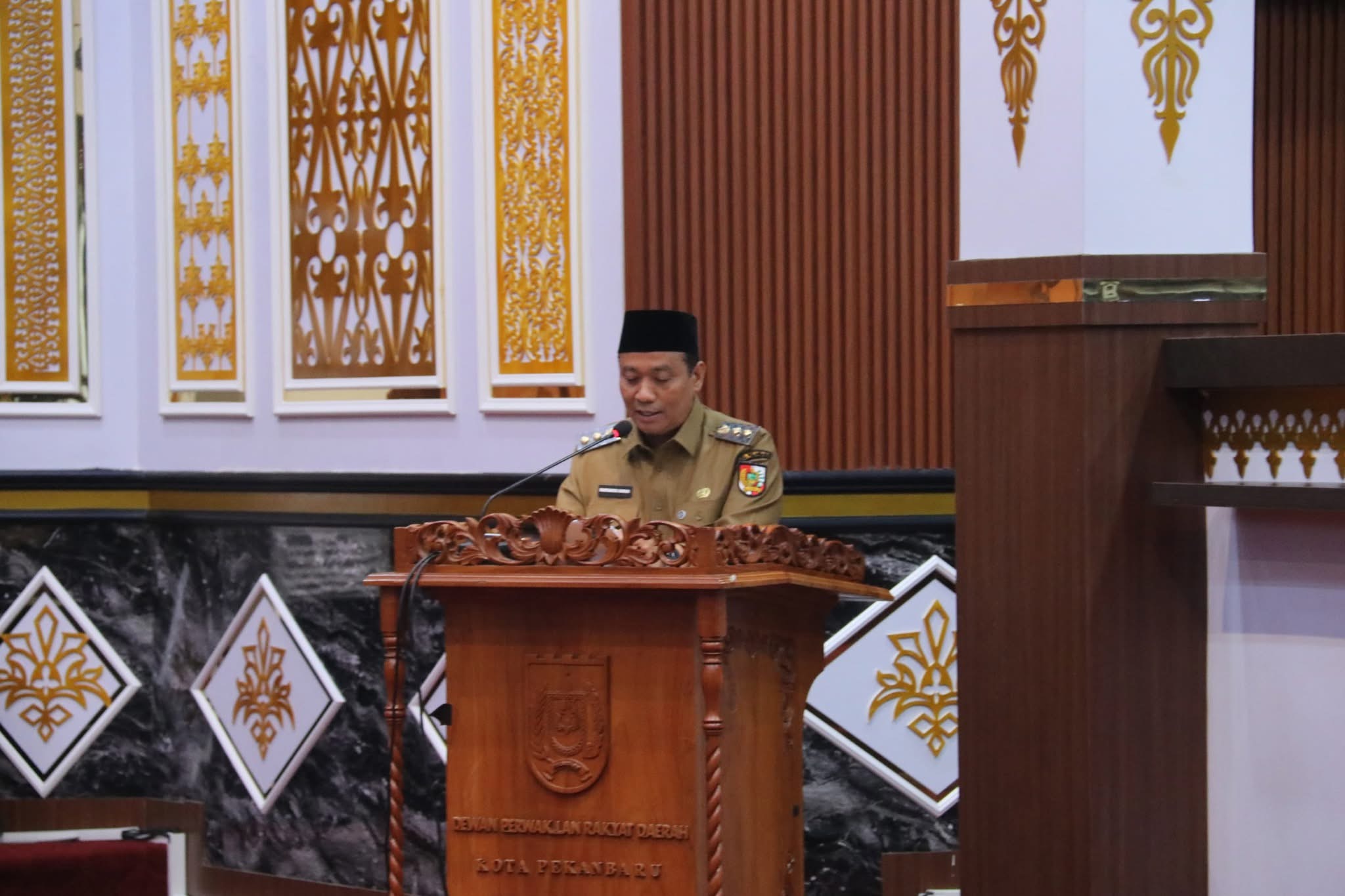Wawako Pekanbaru Hadiri Paripurna Laporan Pansus Terhadap LKPj 2024