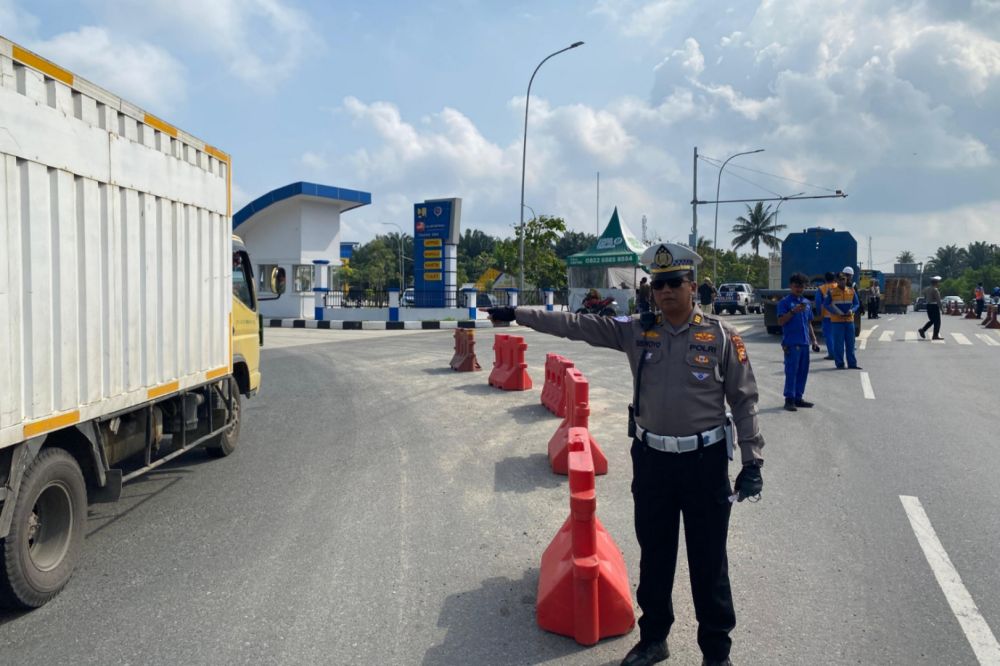 Razia Gabungan Penertiban Kendaraan ODOL, Seorang Pengemudi Kedapatan Gunakan SIM Palsu