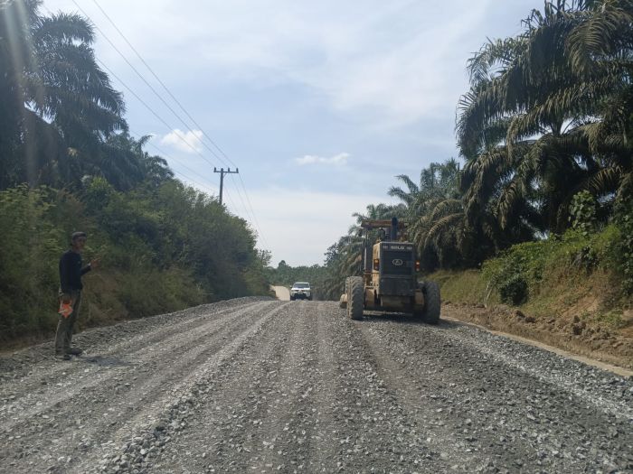 Pemprov Riau Gercep Perbaiki Jalan Rusak Lintas Selatan